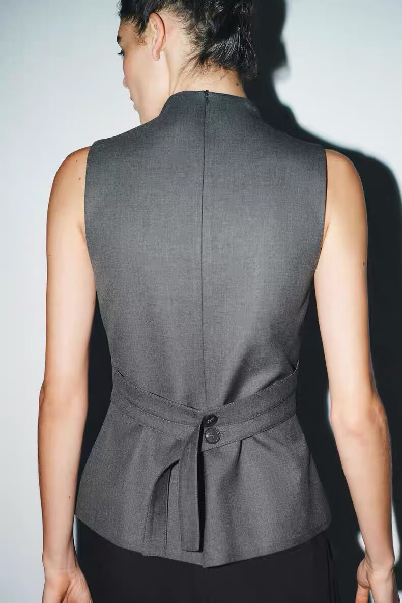 Button Turtleneck Sleeveless Vest Top